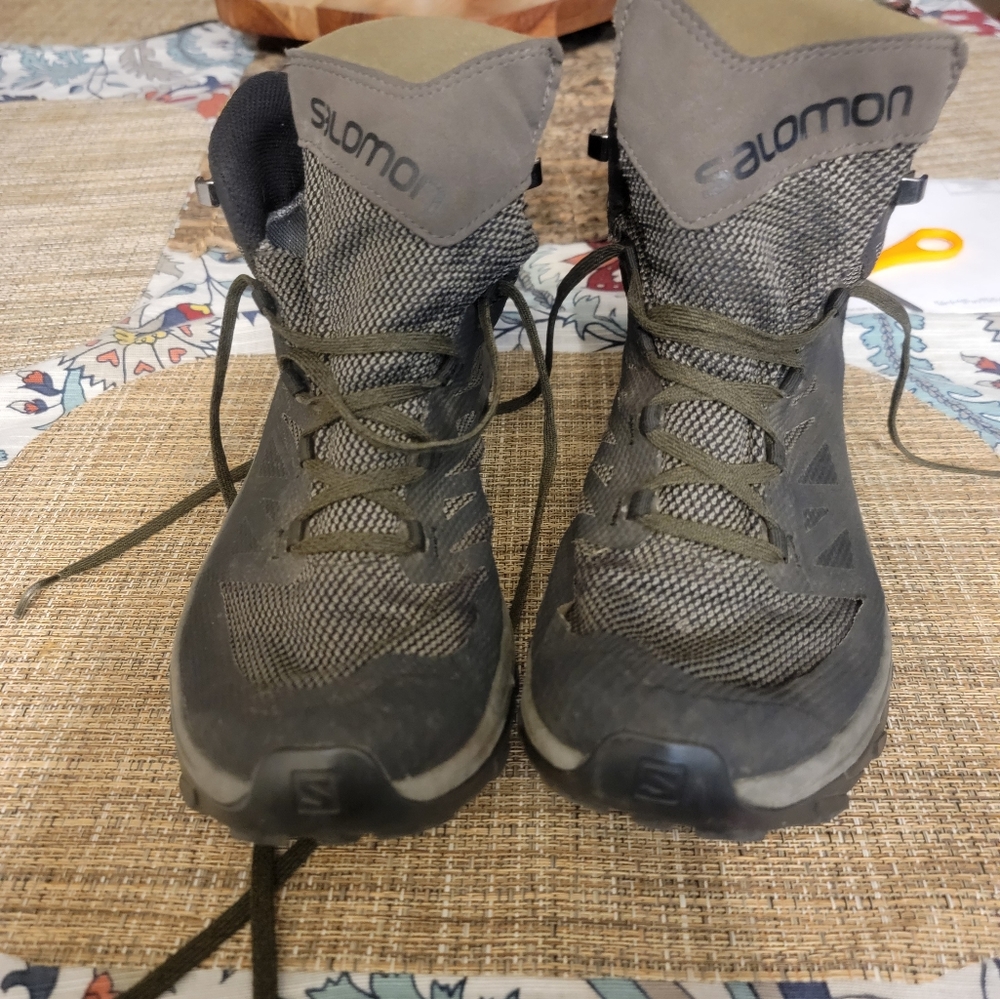 Salomon Outline Mid Gore-tex Hiking Boots